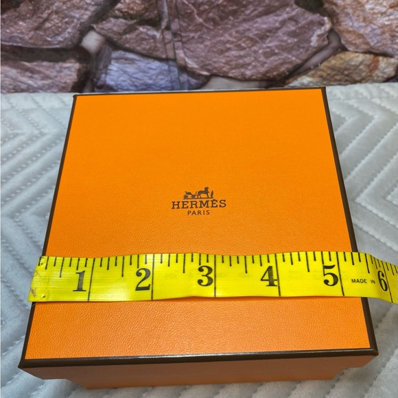 AUTHENTIC HERMES GIFT BOXES - Picture 3 of 12
